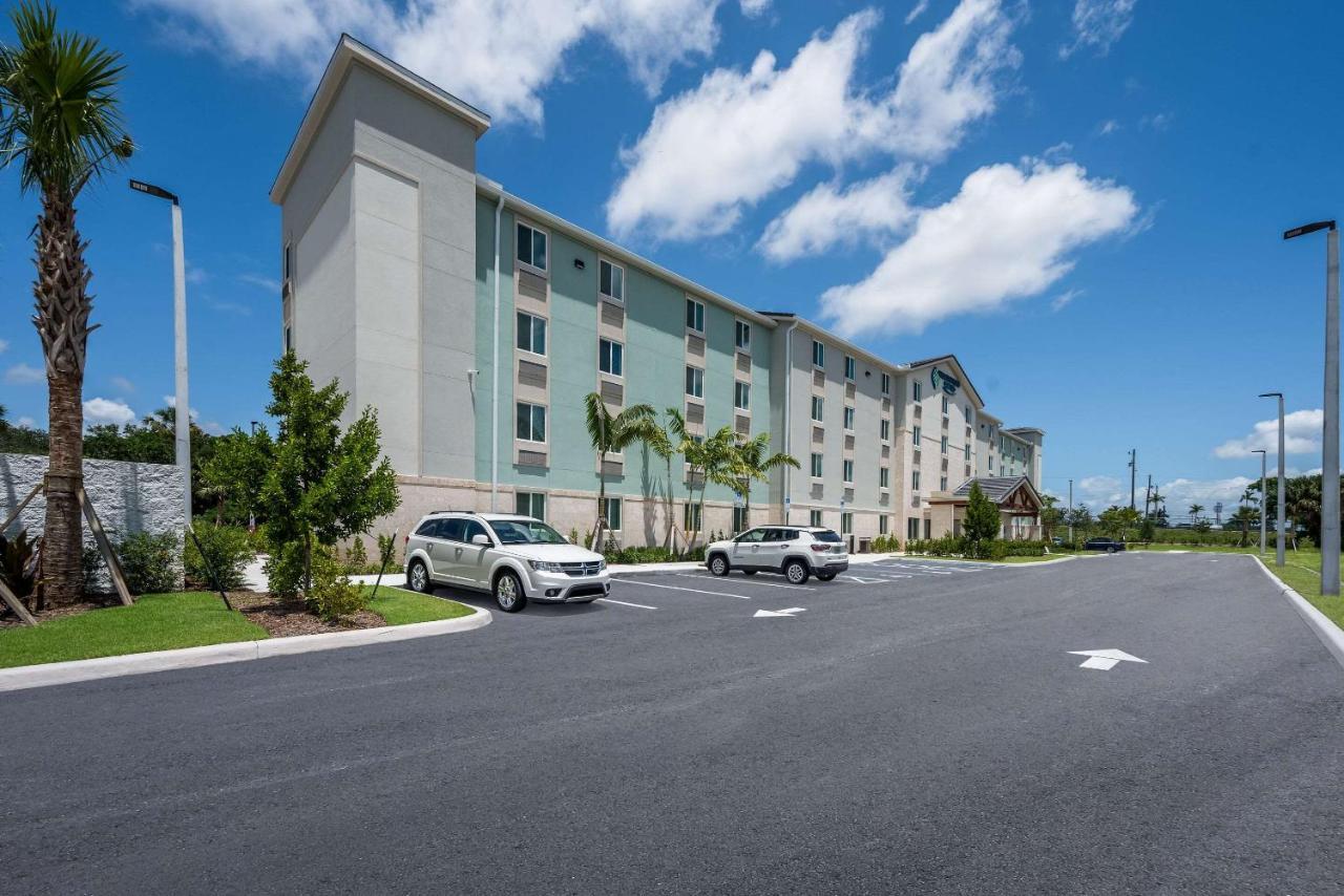 Woodspring Suites West Palm Beach Century Village  Exterior photo