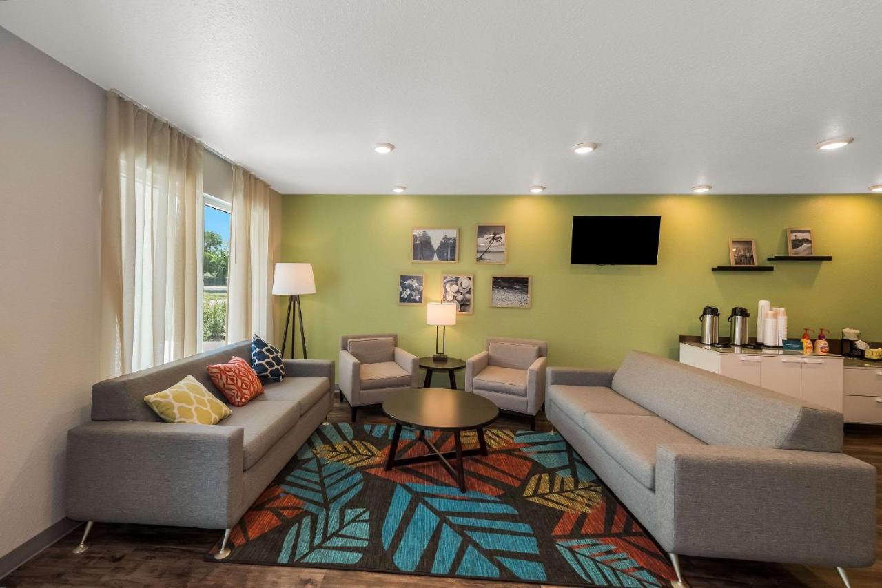 Woodspring Suites West Palm Beach Century Village  Exterior photo